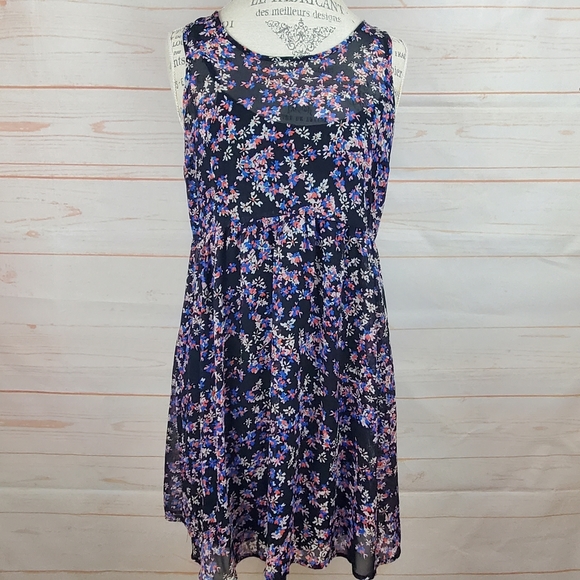 Express Dresses & Skirts - Express Floral Sleeveless Dress
